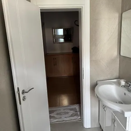 Sweet Apartment *